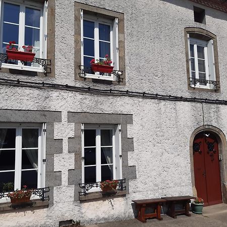 Number 22 - Le Dorat - Apartment One With Garden & Free Parking Exterior photo